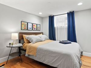 Guest Room Near Williamsburg