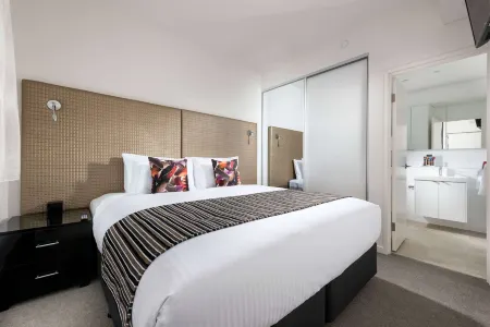 Ramada by Wyndham VetroBlu Scarborough Beach Отели рядом с достопримечательностью «City beach»