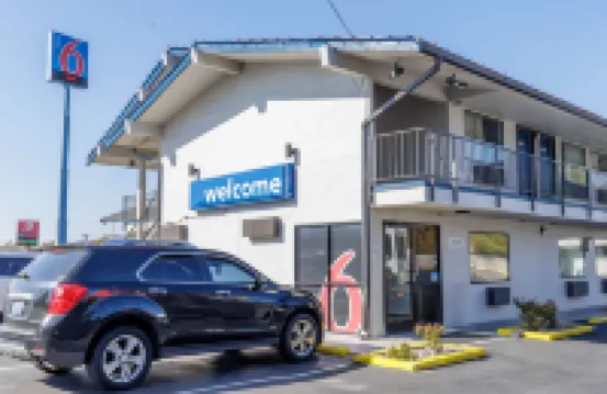 Motel 6 Elizabethtown, KY