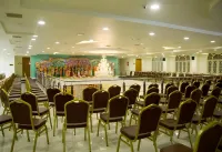 The Grand White Palace Hotels in Sirkazhi