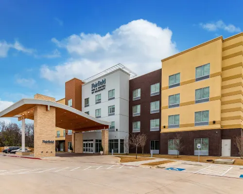 Fairfield Inn & Suites Gainesville I-35 Hotels in Cooke County