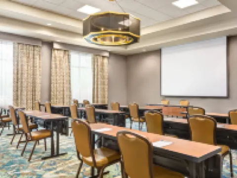 ฮิลตันการ์เด้นอินน์ ฮิวสตัน เอเนอร์จีคอร์ริดอร์ โรงแรมในฮิวสตัน