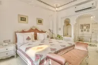 Jagat Niwas Palace Hotels in Udaipur