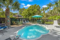 Salty Lime Villa 2-Riverview w/Pool on Riverwalk, Near Ami Beaches, Pet Friendly -  Ferienhäuser