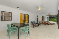 Sunny Naples Escape Poolside + Beach Access