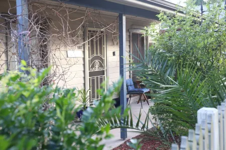 Live like a local in historic Morpeth Отели в г. Морпет