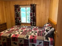 Peaceful Waterfront Toddy Pond Retreat Hotels near Red Roo Rescue