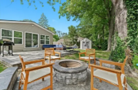 Commerce Cove Cottage - Quiet Lake Retreat, Pet-Friendly! Hotels in Commerce Charter Township