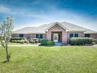 Perfect Stay in Ranch-like House with Huge Backyard! Hotels in Forney