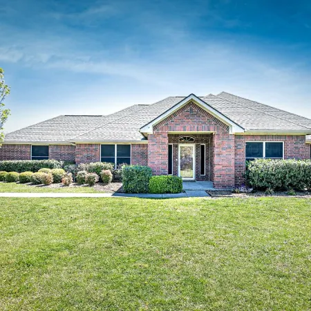 Perfect Stay in Ranch-like House with Huge Backyard!