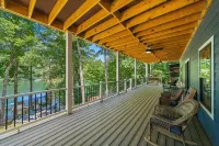 Lake Loop Retreat w/Movie Theater & Private Dock - 4 estrellas