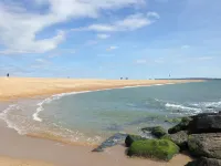 Beaches Studio is in a Fabulous Location with  Views to the Shingle Bank and Iow