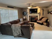 Safe & Spacious 3BR/3BA family and pet friendly home near TBK sports complex Отели в г. Давенпорт