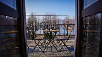 HOUSE OF VICTORY 4 FRONT LAKE AP1 GARDEN & SPA
