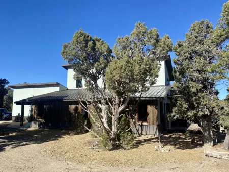 Brand New Magical Modern Home by Mesa Verde Park with Scenic Mountain Views