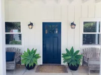 Blue Door Bungalow. - 4-Star