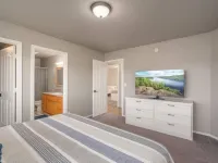 Xenia House-Roseburg Retreat with a View! Near Wildlife Safari
