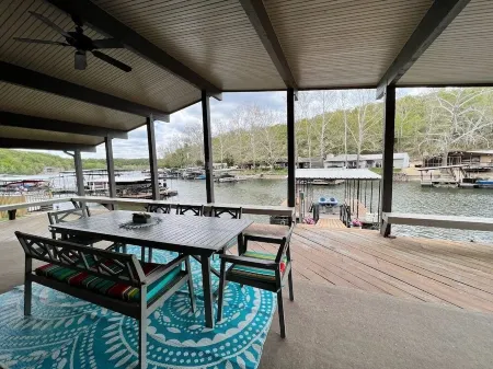 Waterfront No Stairs Calm Cove