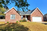 Book in Biloxi/Ocean Springs for summer/fall! Spacious house for work / vacaton!