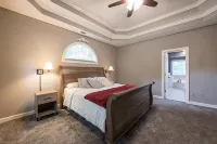 NEW Southern Charm ATL 4 Bdr/3 Bath Executive Home Hotel di Norcross