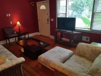 Quaint 3 Bdrm home w/in minutes of USC, Downtown Columbia, Ft Jackson and more