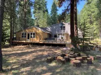 Beautiful Golf Home in Black Butte Ranch Oregon Hotels near Skylight Cave