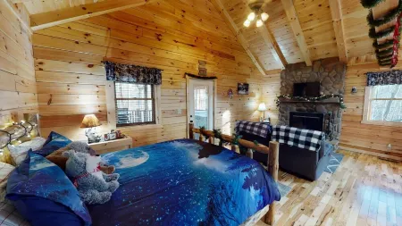Cozy & Romantic cabin in Hocking Hills