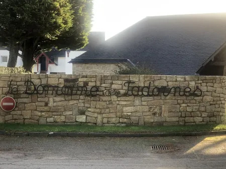 Charmant Duplex à Carnac : Piscine, Plages et Confort au Rendez-vous ! 🏖 Отели в г. Карнак