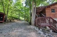 Private - Spacious- Creek Lined Cabin