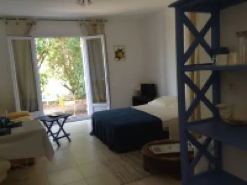 Studio 2 km from the beach wifi and parking