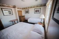 Sleeps 11 and is across the street from Resort, Marina and walking paths. Hotels in Oacoma