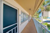 Bright & Beachy - Steps to the Water!Community Pool Closure Aug 4-31st