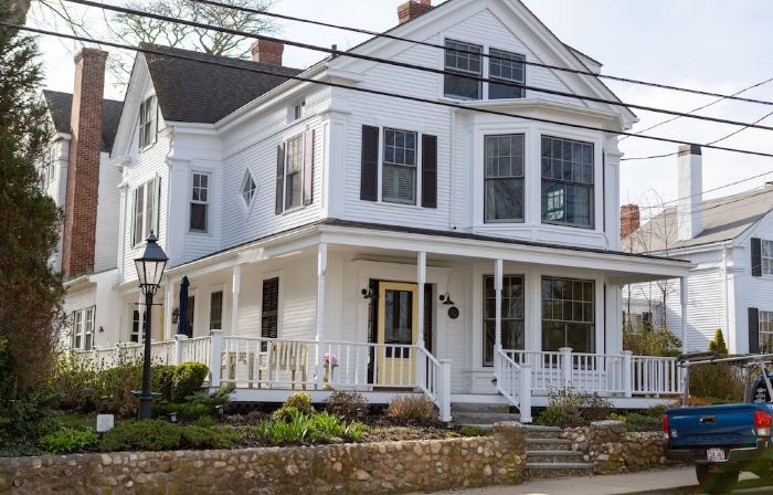 Downtown Captain's Mansion- The Dexter- Family, pet, and event friendly