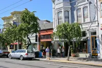 Urban Chic in Lower Pacific Heights - Bungalows