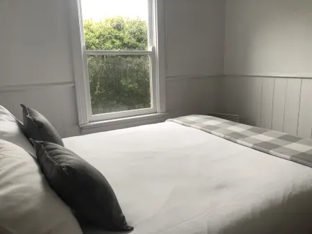 Uffington house ~Two bedrooms in Daylesford~beautiful garden views