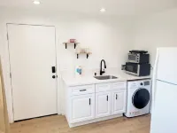 Cozy guest house close to Warner Brothers, Universal Studios, Burbank Airport