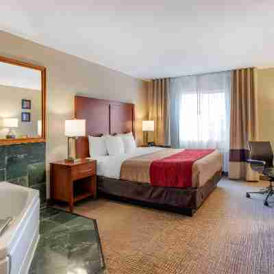 Comfort Inn & Suites Rooms