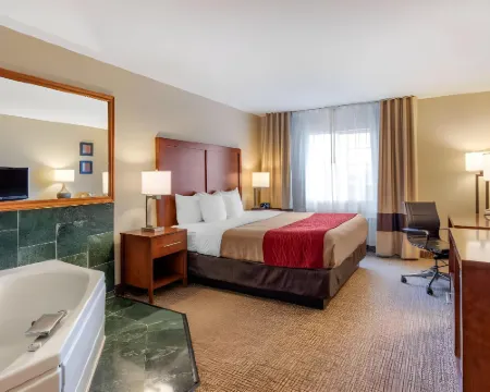 Comfort Inn & Suites Hotels in Klamath County