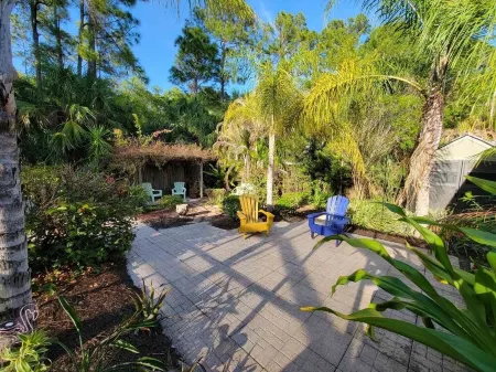 Beautiful Heated Pool House with Backyard Oasis