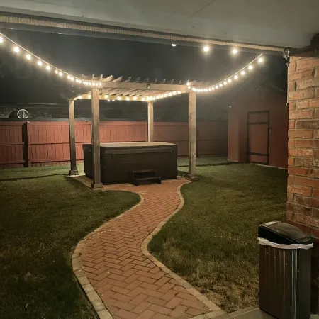 The Corner Spot with a hot tub!!