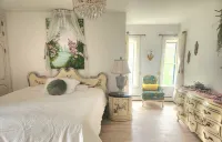 The Smith House Retreat w/HotTub, Bikes, Game/Movie Room, 10mins to Frankenmuth