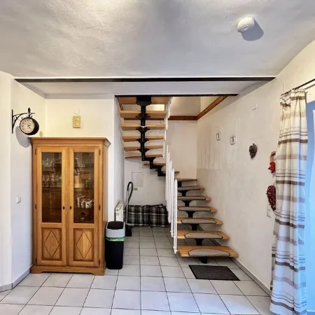 Reihenhaus mit Garten in Schönem Innenhof Отели в г. Мехерних