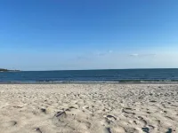 BEACH BUM CARRIAGE HOUSE with kayaks - steps to beach, park, marinas & brewery!