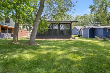 Lakeside Bliss: Spectacular Lake Views and Access! Отели в г. Кэрролл