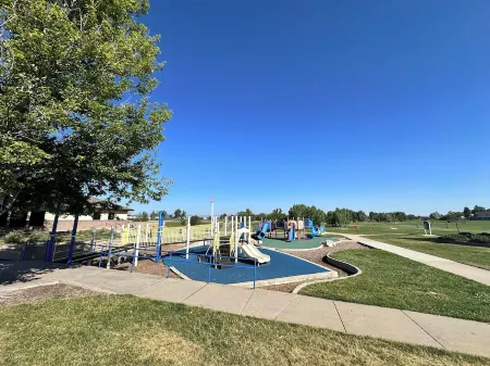 Cozy Family by Expo Park