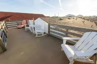 Ocean Views -Dog Friendly- 3rd Row From The Beach
