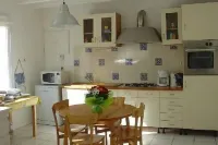 Fisherman house fully restored to 1. 200 m from the beach of Mousterlin