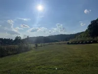 Spacious barndominium on scenic farmland. 5 miles from Guntersville boat ramp!