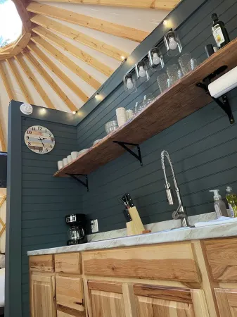 Cozy Yurt in Nantahala - Half mile from Nantahala wedding venue-No Cleaning Fee