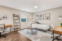 Traveling worker-ready Transitional Modern Home!